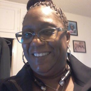 Meet your Posher, Dena